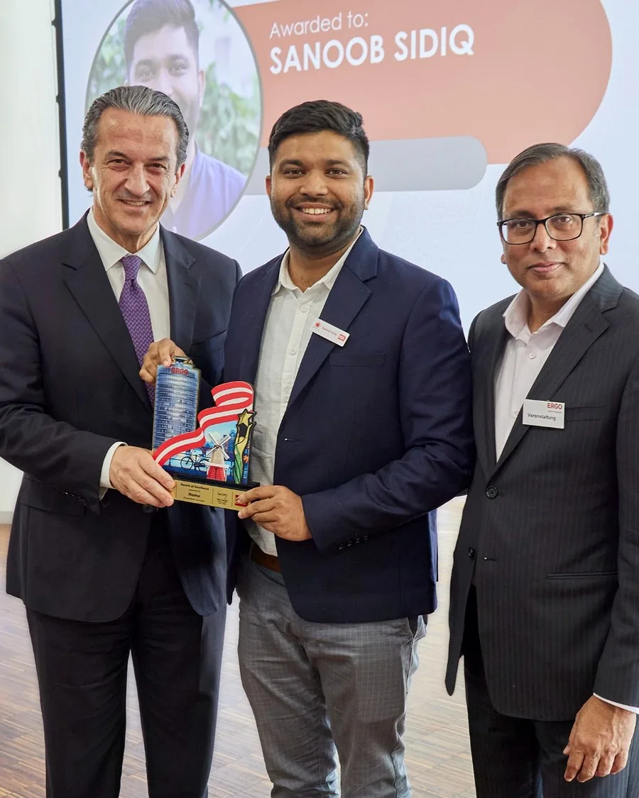 Sanoob Sidiq receiving international recognition award